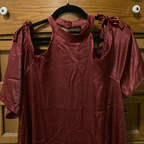 - Dee Elly dark mauve cold shoulder dress - Picture 2 of 8